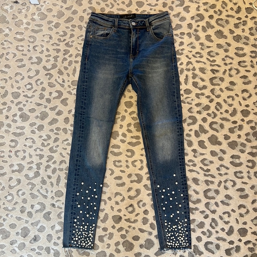 Blue stretchy skinny jeans with Pearl detail